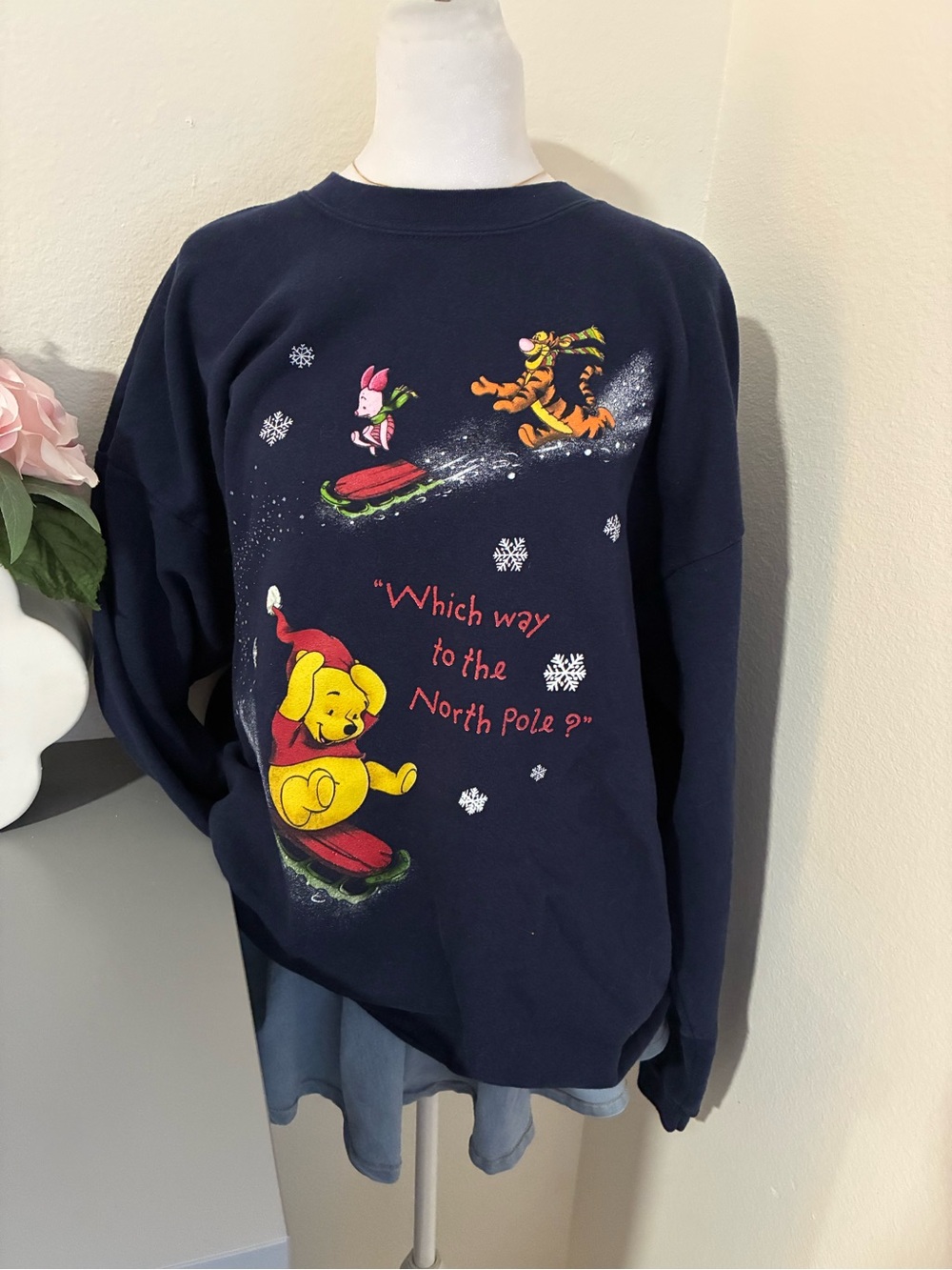 Disney vintage Winnie the Pooh Christmas crewneck sweatshirt 💙❄️